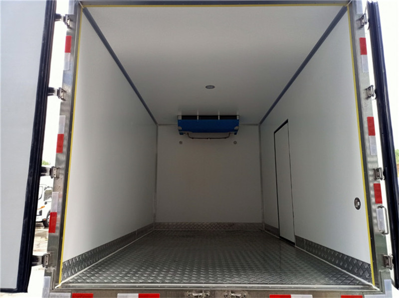 福田奥铃CTS冷藏车156马力