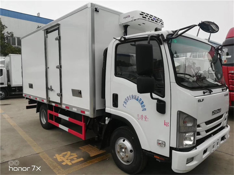庆铃五十铃KV100冷藏车