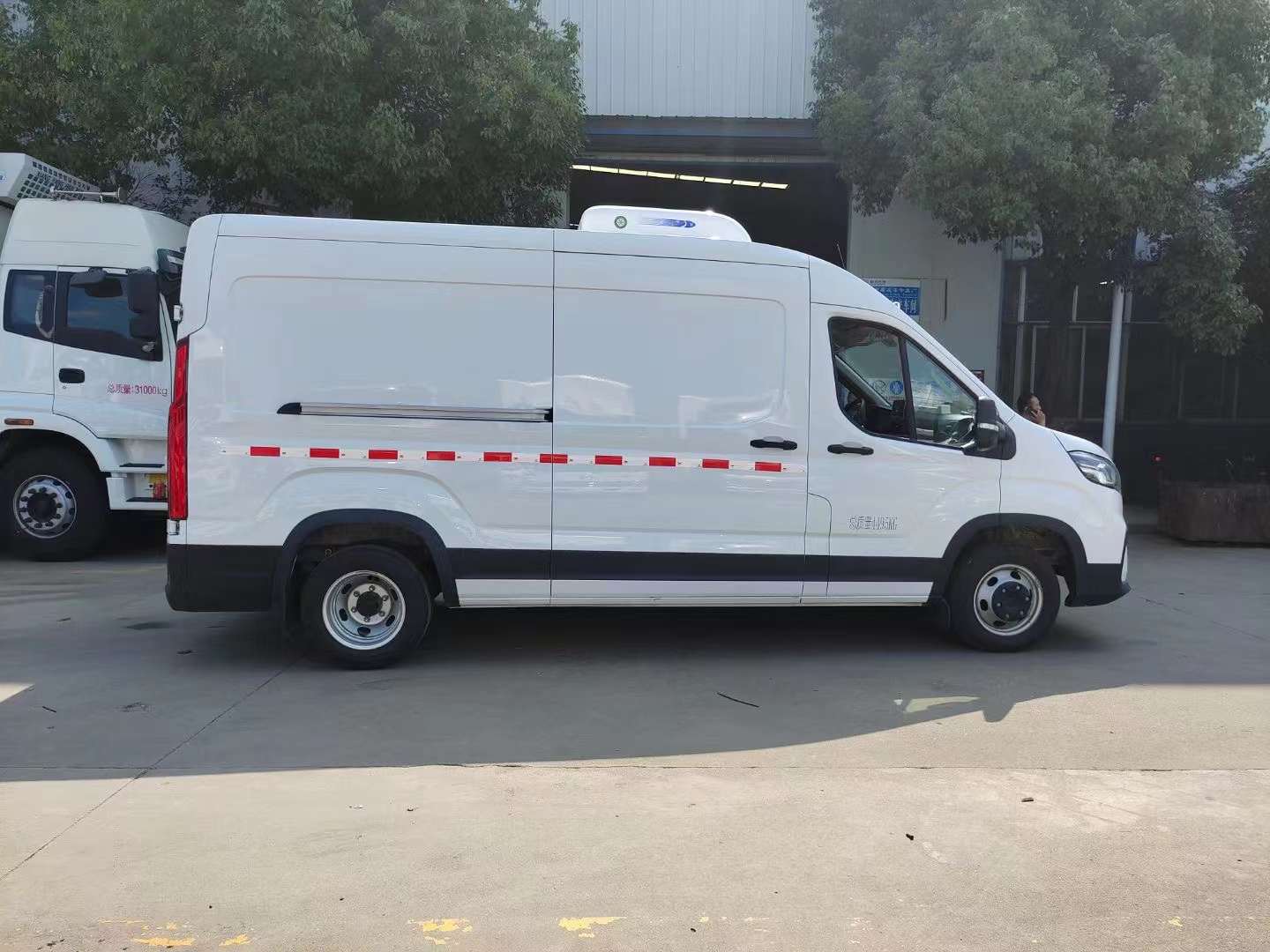 上汽大通面包冷藏车