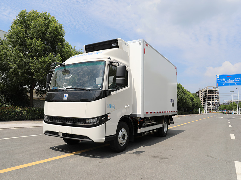 吉利远程星智H8E纯电动冷藏车89.12度电