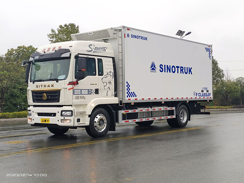 6.8米汕德卡新款G5S冷藏车