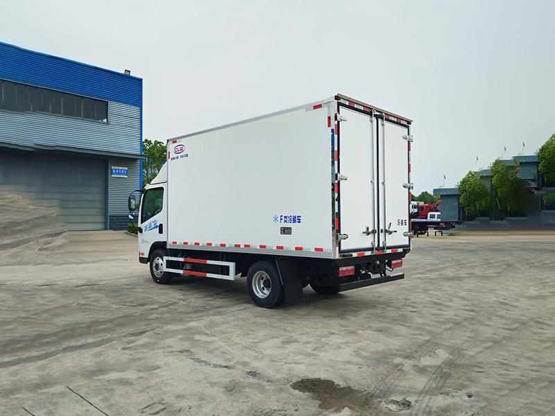 解放J6F“冰冰”冷藏车
