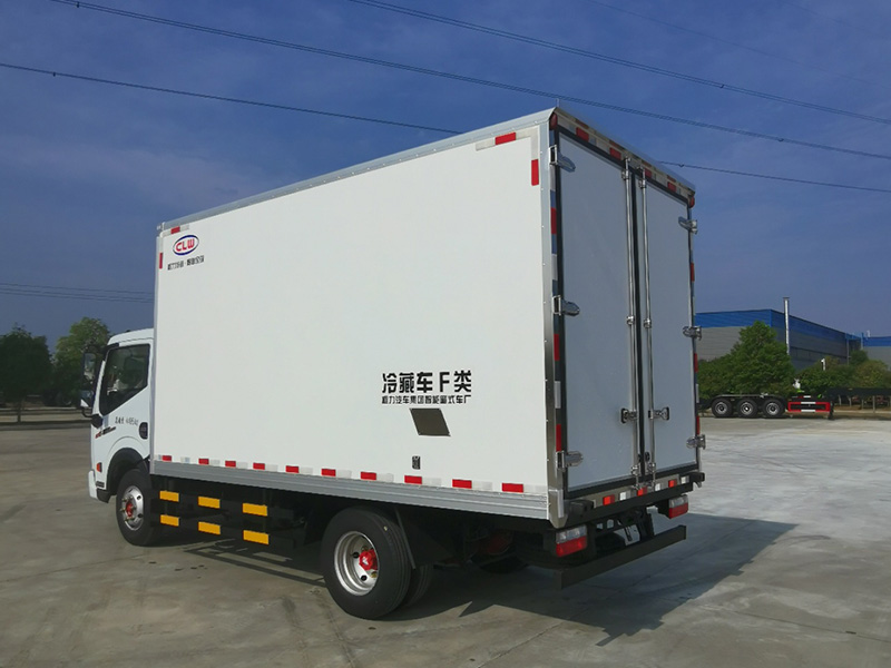 东风星云高端蓝牌冷藏车