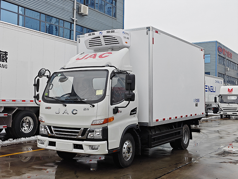 江淮骏铃V5天然气冷藏车