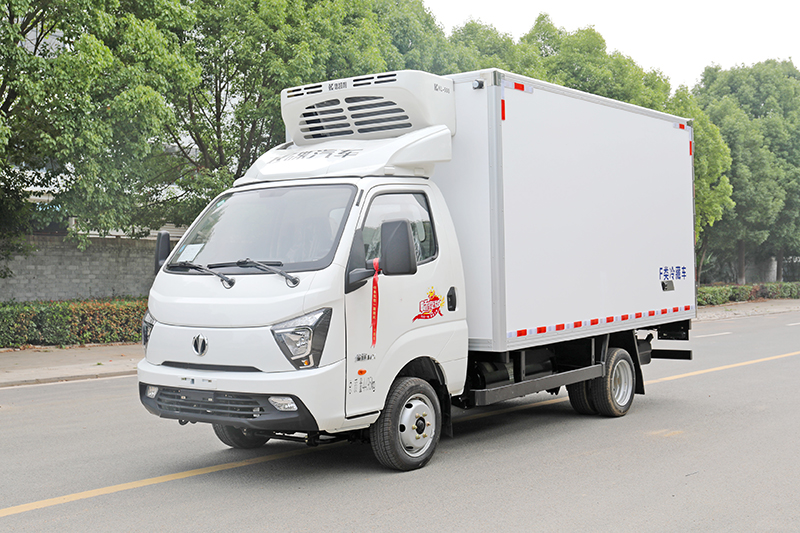 飞碟缔途油气双燃料冷藏车