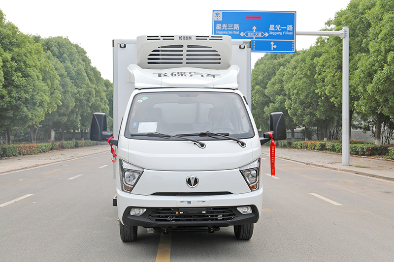 飞碟缔途油气双燃料冷藏车