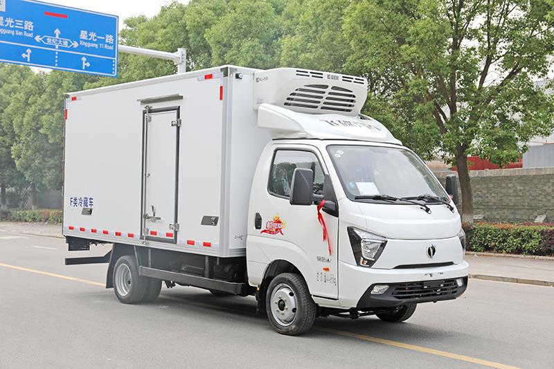 飞碟缔途油气双燃料冷藏车