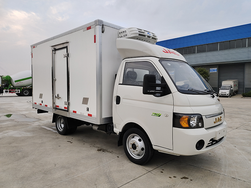 JAC康铃X5双支架冷藏车汽油120马力