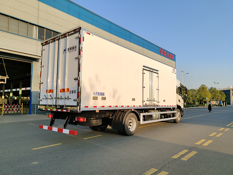6.8米东风天锦冷藏车260马力或者290马力