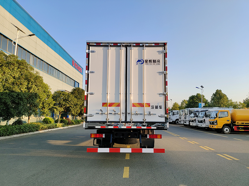 6.8米东风天锦冷藏车260马力或者290马力
