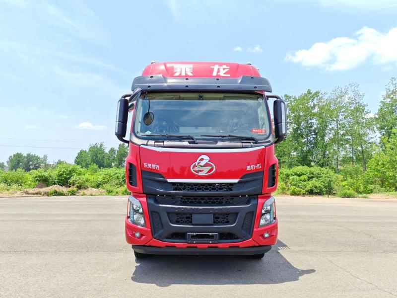 6.8米柳汽乘龙LNG天然气冷藏车
