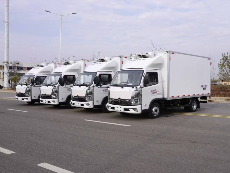 3.7米福田奥铃M卡冷藏车