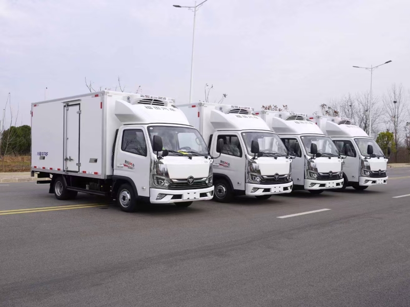 3.7米福田奥铃M卡冷藏车
