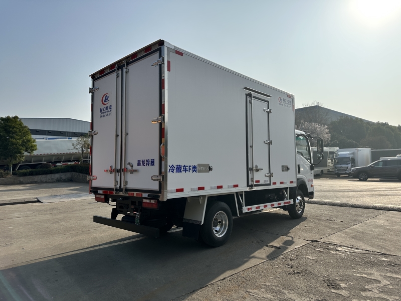 4.2米重汽王牌冷藏车170（蓝牌）