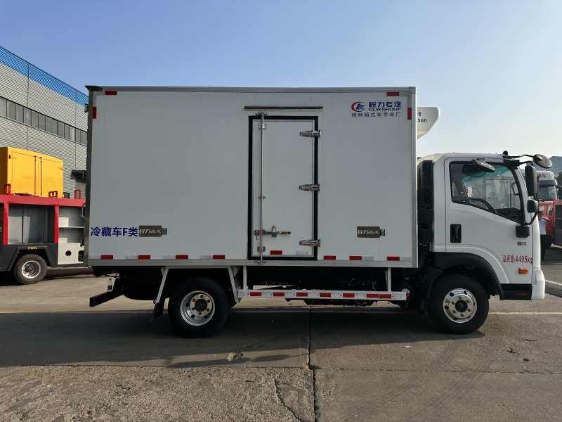 4.2米重汽王牌冷藏车170（蓝牌）