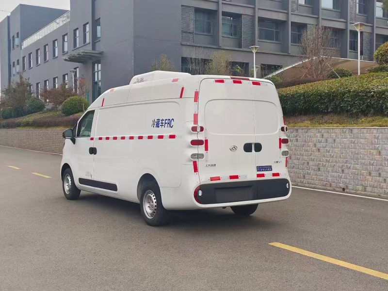 上汽大通纯电动面包冷藏车