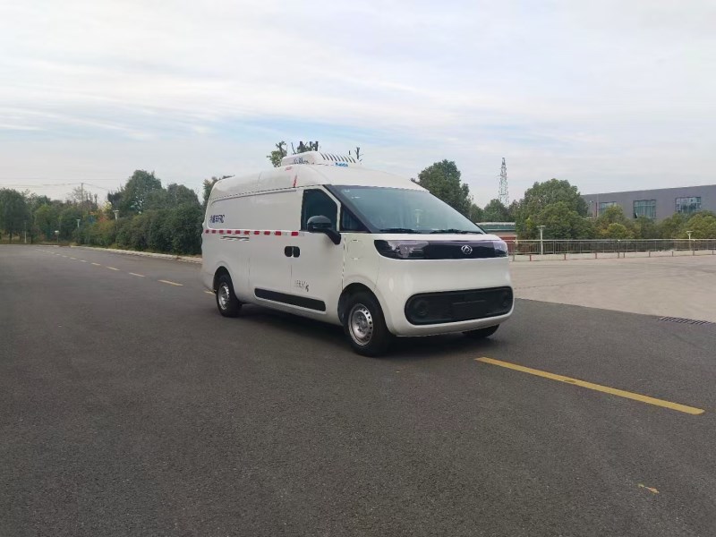 上汽大通纯电动面包冷藏车
