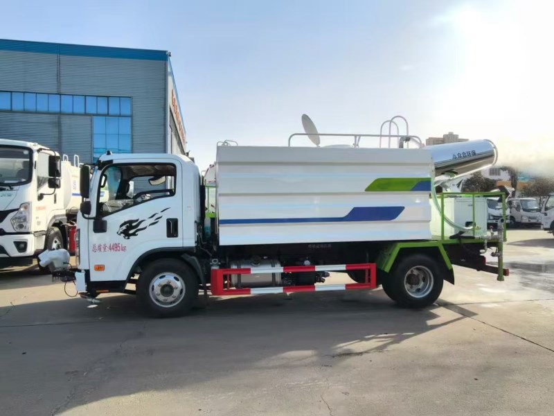 7方蓝牌重汽王牌洒水车
