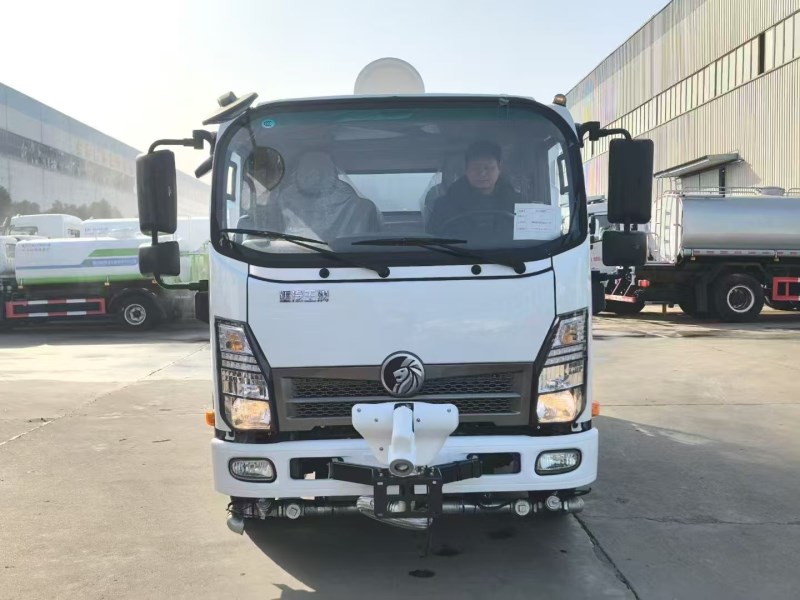 7方蓝牌重汽王牌洒水车