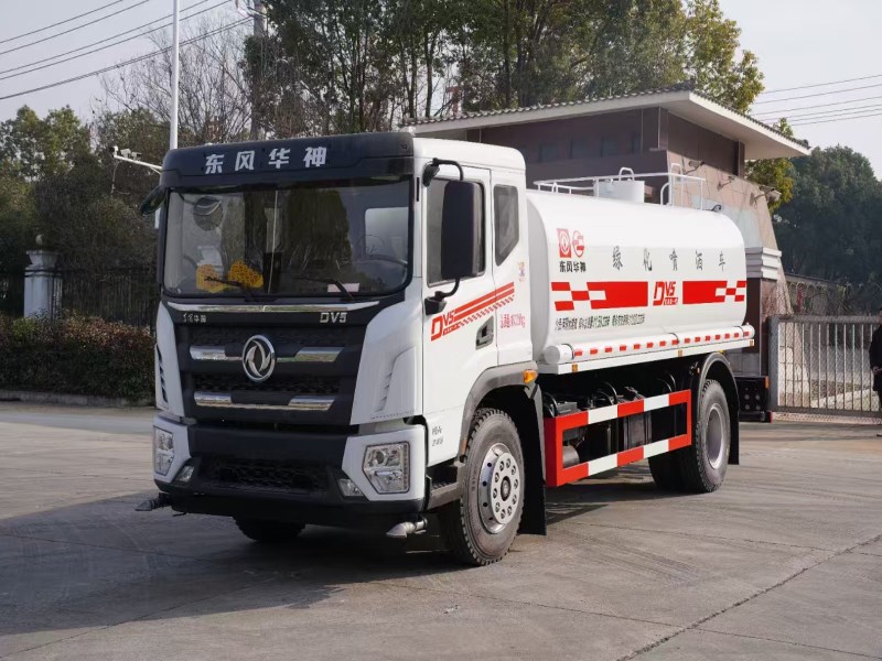 15方东风华神DV5洒水车6缸机