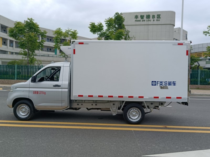 3.3米 五菱新卡后单轮五菱新卡汽油2.0排量可做限高2.15M