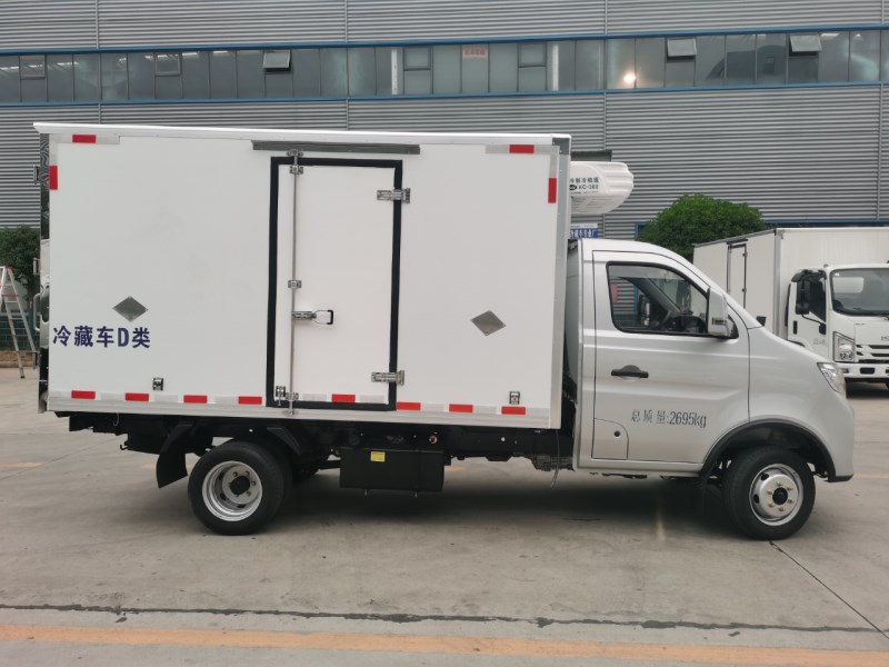 跨越王X3PLUS冷藏车首款重载小卡