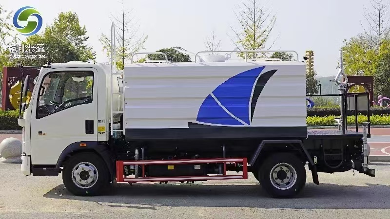 7方蓝牌重汽豪沃抑尘车