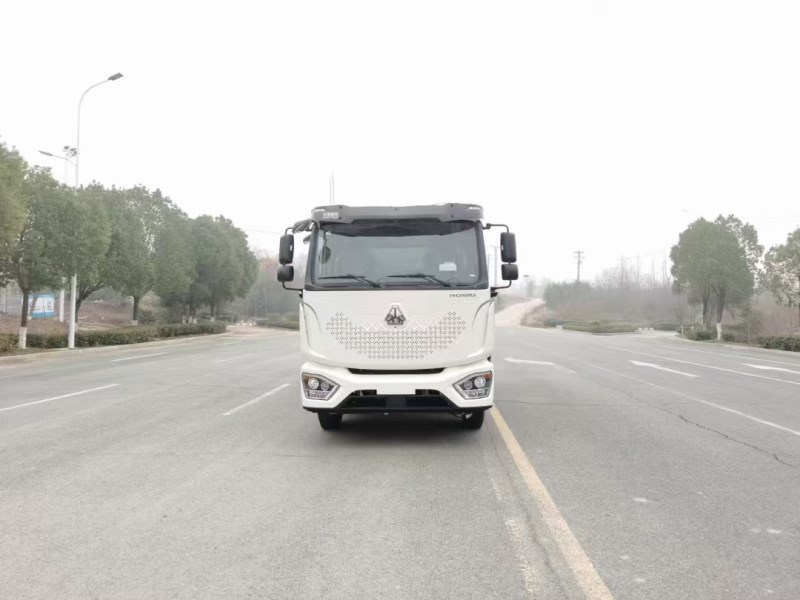重汽豪沃单桥12-13.3方多功抑尘车