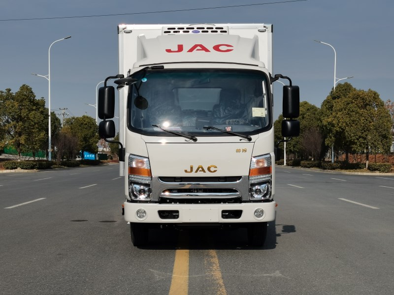 3.7米JAC帅铃Q3国六130马力冷藏车