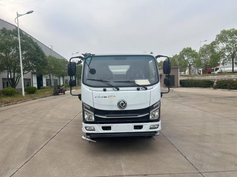 东风华神新款V3路面养护车