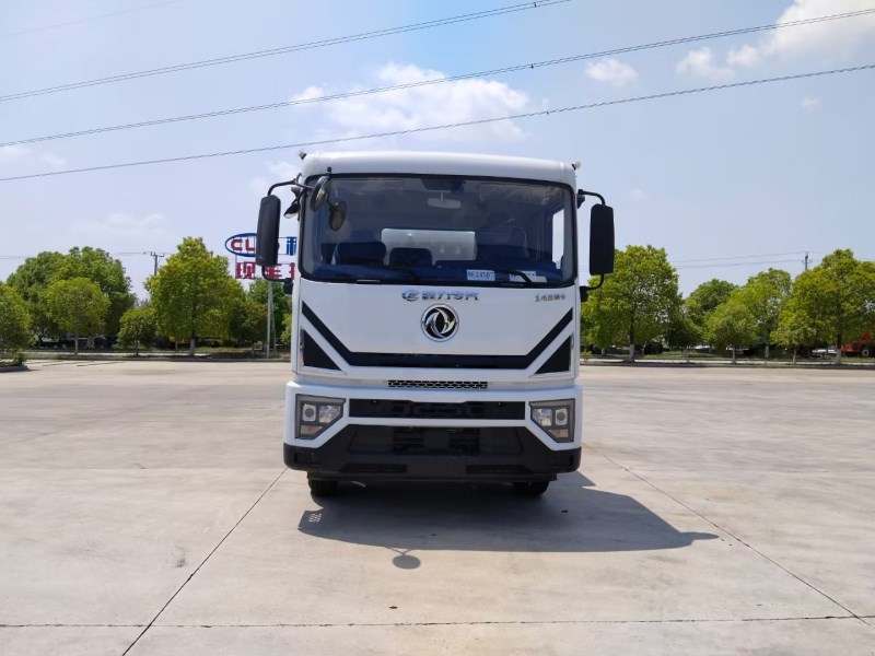 新款D9玉柴170马力12方洒水车