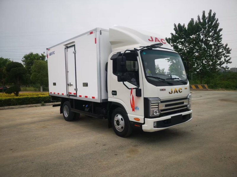 3.7米JAC帅铃S3国六130马力冷藏车