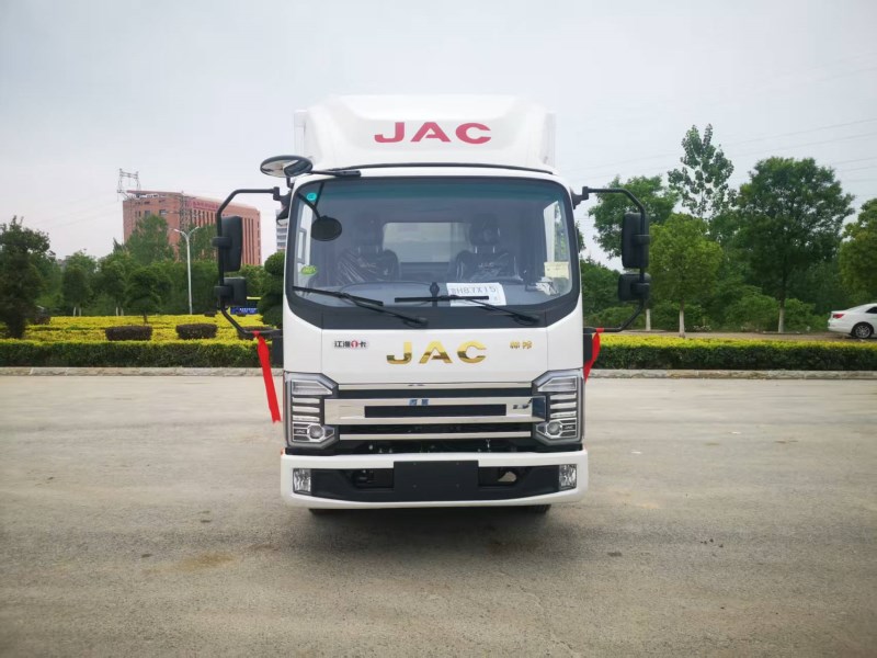 3.7米JAC帅铃S3国六130马力冷藏车