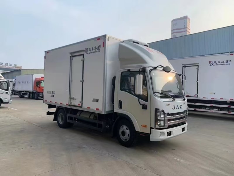 江淮威铃M6天燃气‬‬‬‬冷藏车 