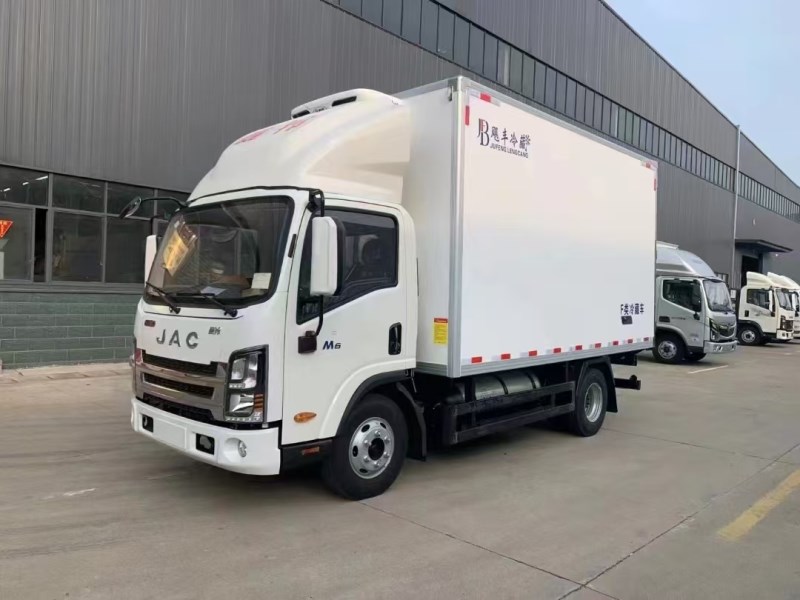 江淮威铃M6天燃气‬‬‬‬冷藏车 