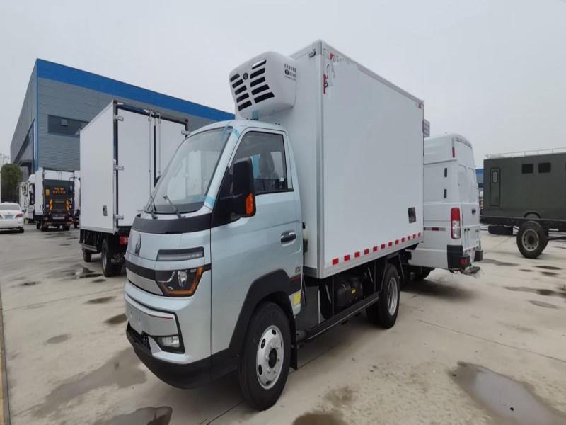 3.8米豪沃新款智相冷藏车
