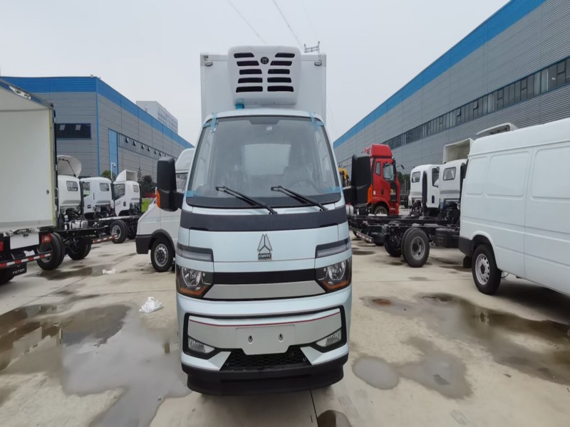 3.8米豪沃新款智相冷藏车