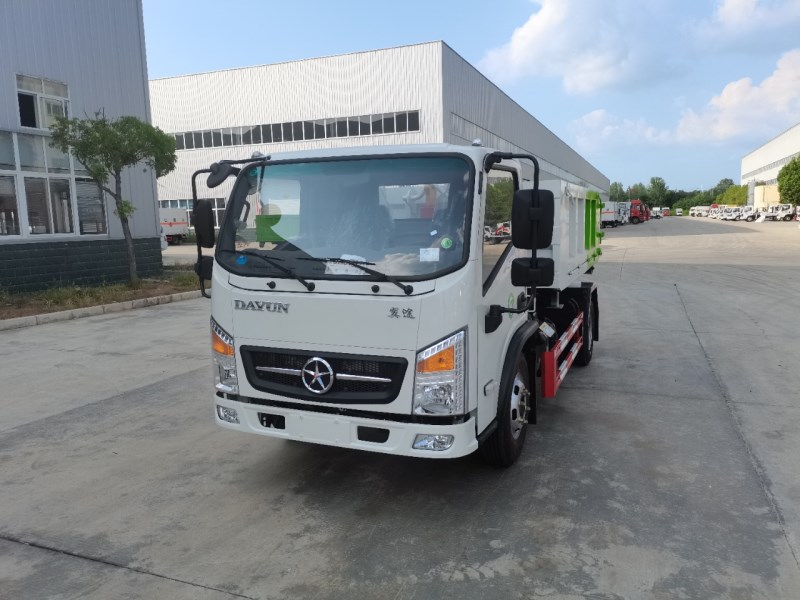【蓝牌】湖北大运翼途低顶勾臂垃圾车