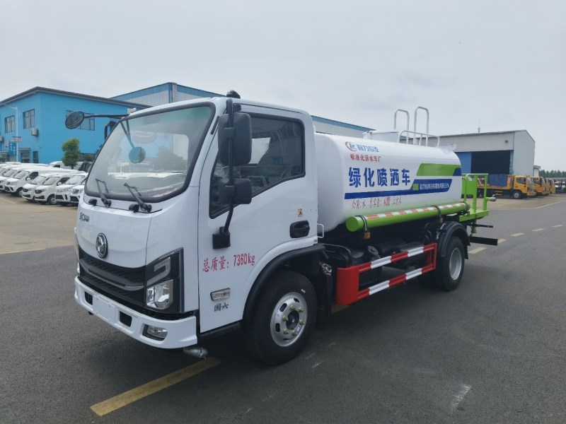 东风华神V3 5方洒水车