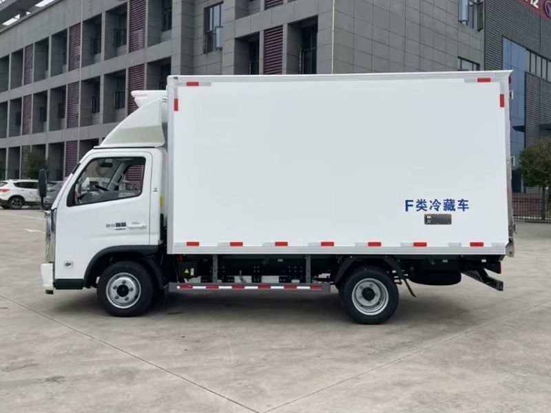 福田奥铃智蓝M卡纯电动冷藏车