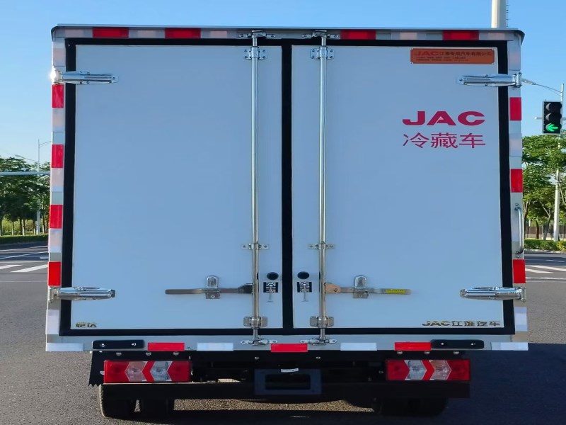 江淮恺达EX6纯电动双胎冷藏车