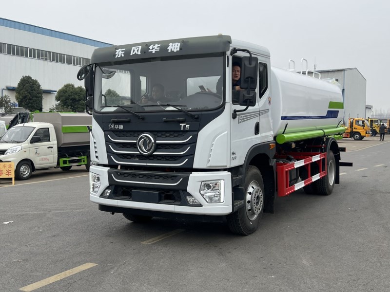 东风华神T5洒水车