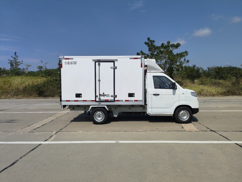 开瑞X5纯电动冷藏车（50.38度电80KW）