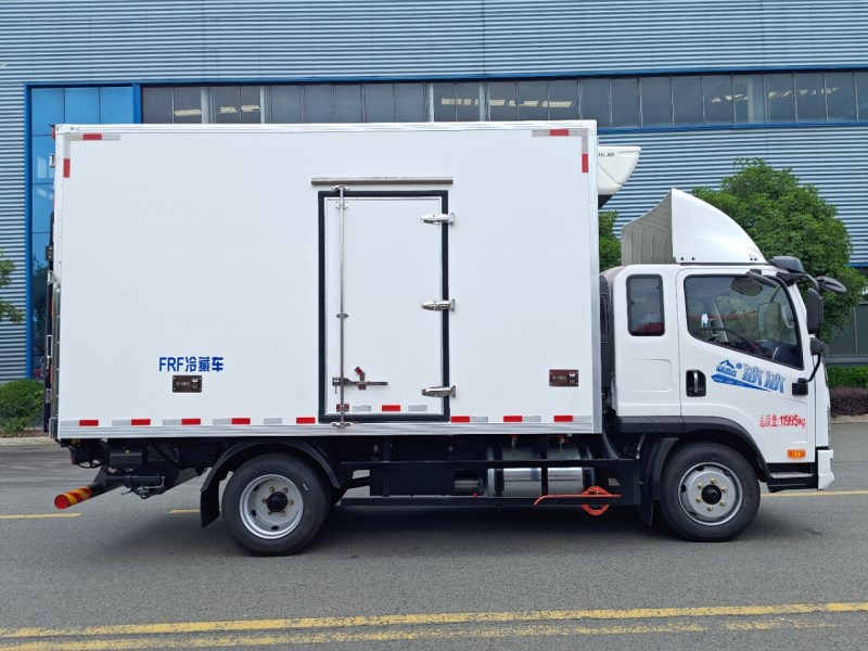 4.2米小黄牌解放虎6G冷藏车