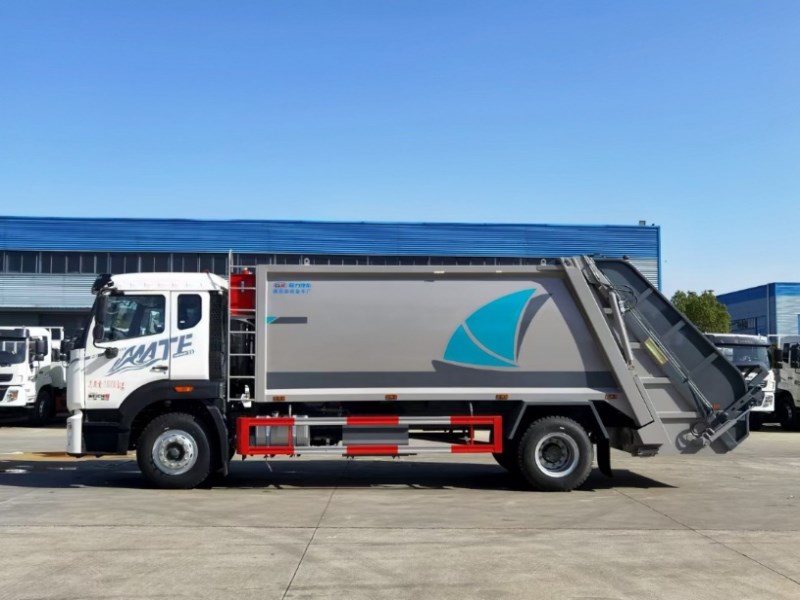 重汽豪沃MATE 4500/4700/5100轴距压缩垃圾车