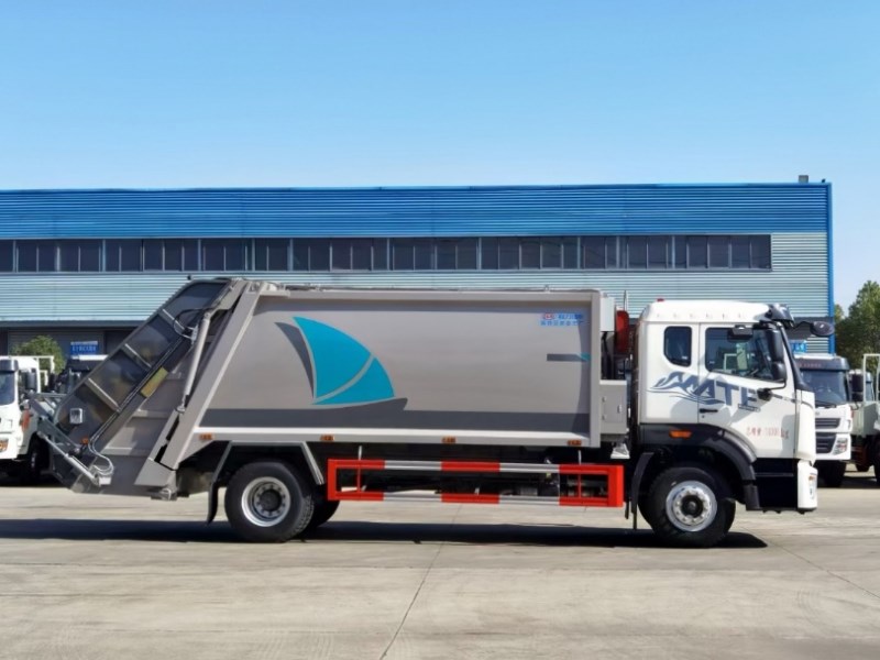 重汽豪沃MATE 4500/4700/5100轴距压缩垃圾车