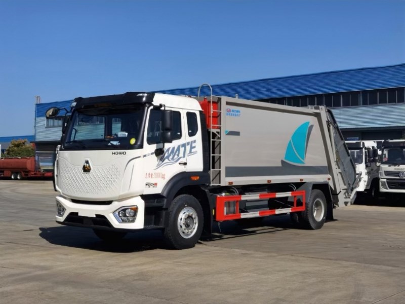 重汽豪沃MATE 4500/4700/5100轴距压缩垃圾车