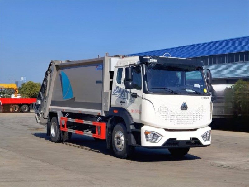 重汽豪沃MATE 4500/4700/5100轴距压缩垃圾车