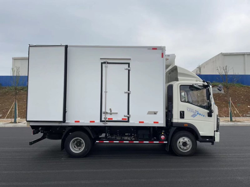 豪沃 - 统帅 - 蓝牌160马力冷藏车