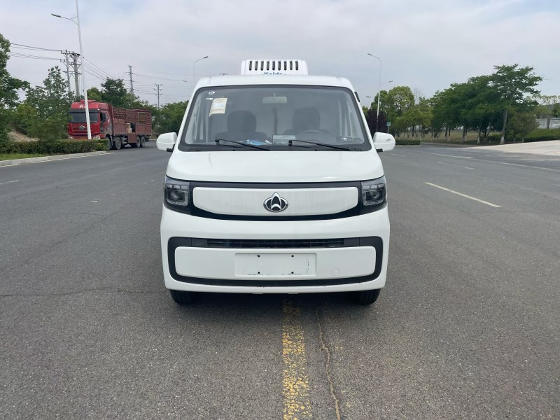 长安睿行EM80纯电冷藏车
